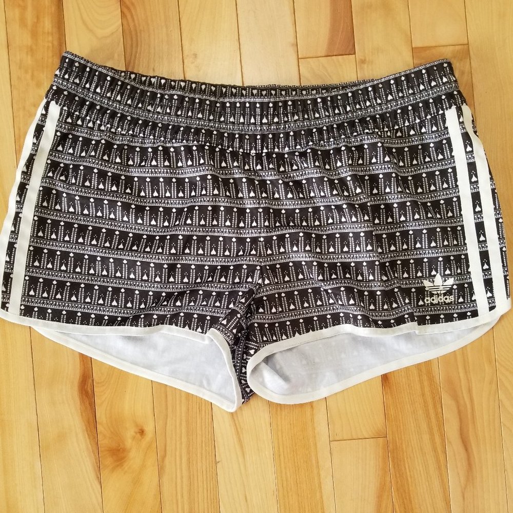 Adidas crop running shorts size Medium